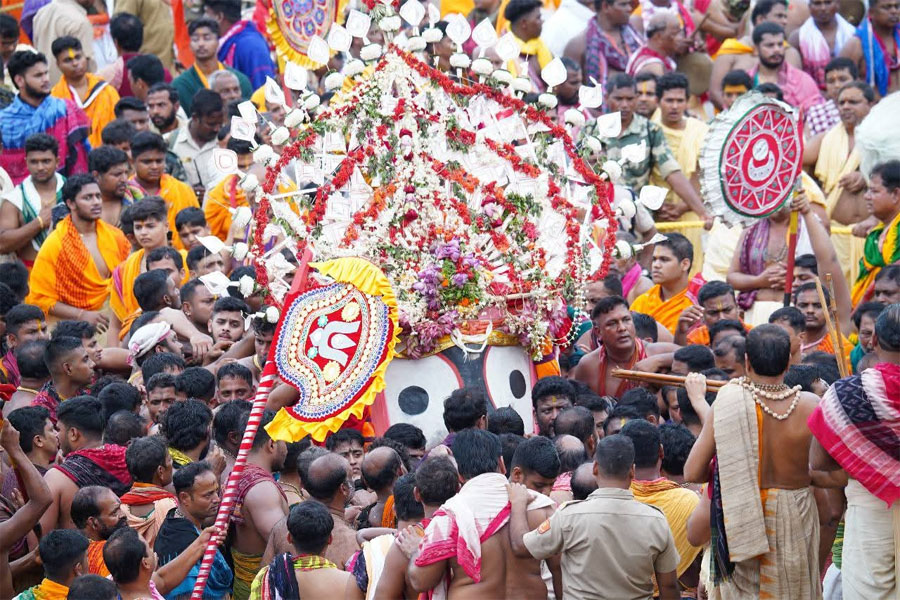 पुरीमध्ये ‘बहुदा’ यात्रेची धूम, यात्रेवेळी कडक सुरक्षा व्यवस्था