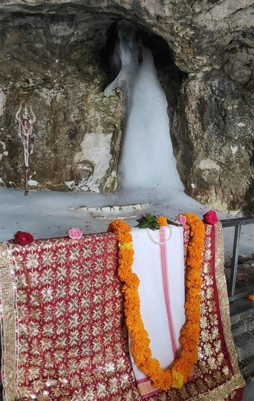 अमरनाथ यात्रेत विक्रमी गर्दी; ९३ हजार भाविकांनी घेतेले दर्शन घेतले