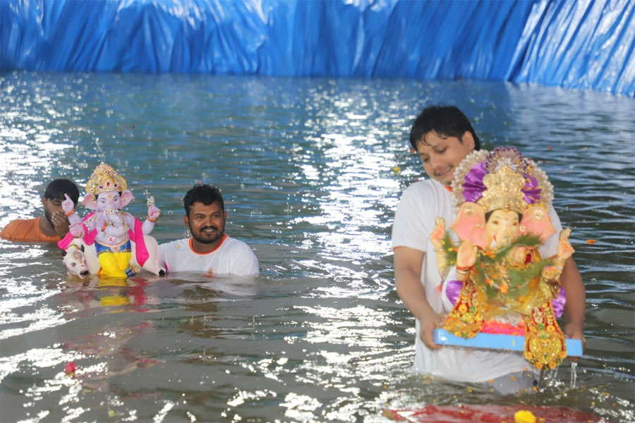 दीड दिवसांच्या १९५६७ गणेश मूर्तींचे विसर्जन