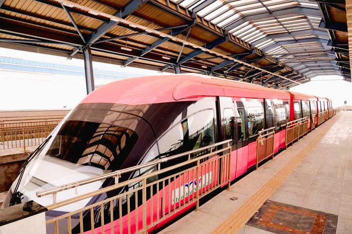 मुंबईत मोनोरेल सेवा तात्पुरती बंद