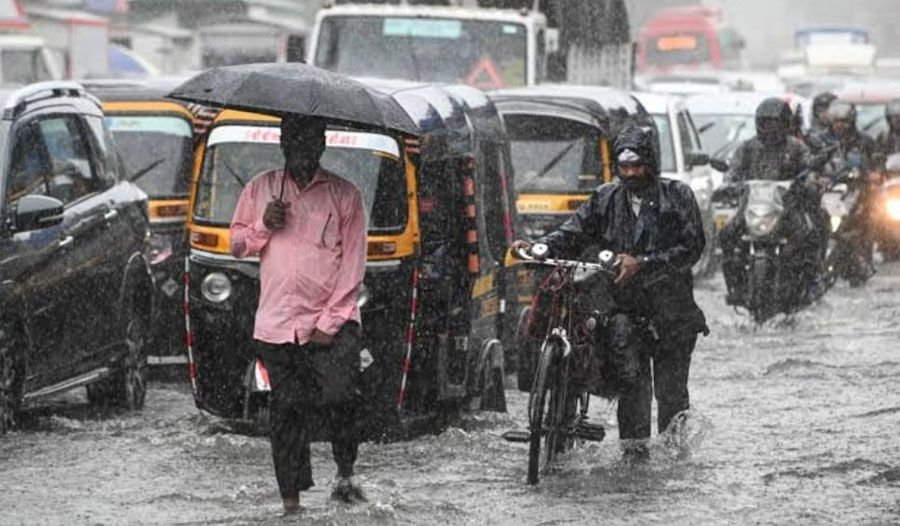 मुंबईसह राज्यात मुसळधार पावसाचा धुमाकूळ