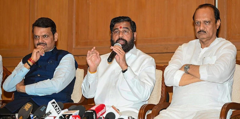 महाराष्ट्रातील अतिवृष्टिग्रस्तांसाठी महायुतीच्या तिन्ही पक्षाचे सर्व मंत्री खासदार आणि आमदारांचे एक महिन्याचे वेतन मुख्यमंत्री निधीस