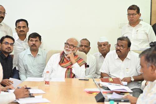 पिण्याच्या पाण्यास प्राधान्य देवून टंचाईग्रस्त गावांसाठी सुयोग्य नियोजन करावे – मंत्री भुजबळ