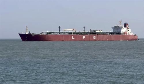 होर्मुजच्या पश्चिम भागात, अडकलेली १६ जहाजे आणण्याची तयारी सुरू